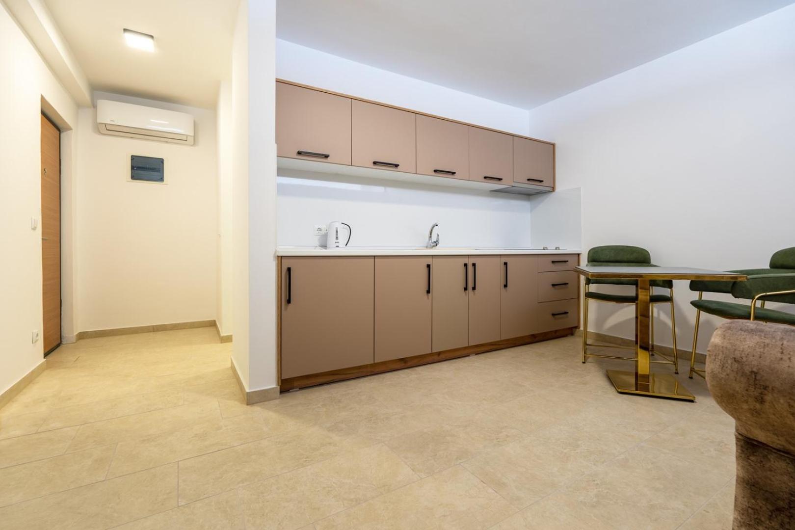 Villa Emina Sa Privatnom Plazom I Parkingom 内乌姆 外观 照片