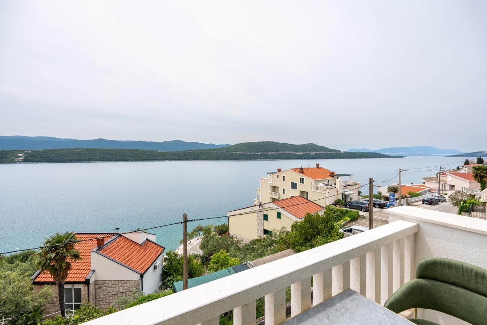 Villa Emina Sa Privatnom Plazom I Parkingom 内乌姆 外观 照片