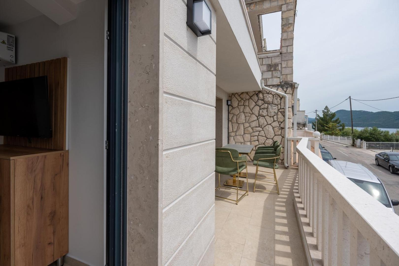 Villa Emina Sa Privatnom Plazom I Parkingom 内乌姆 外观 照片