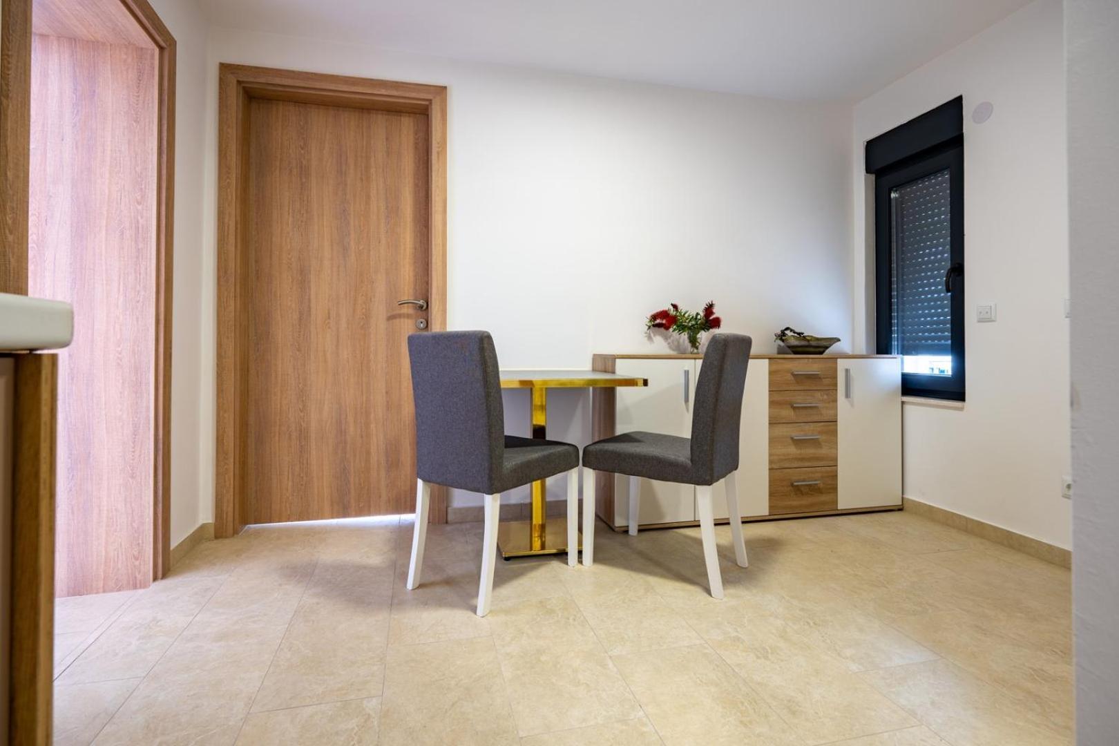 Villa Emina Sa Privatnom Plazom I Parkingom 内乌姆 外观 照片