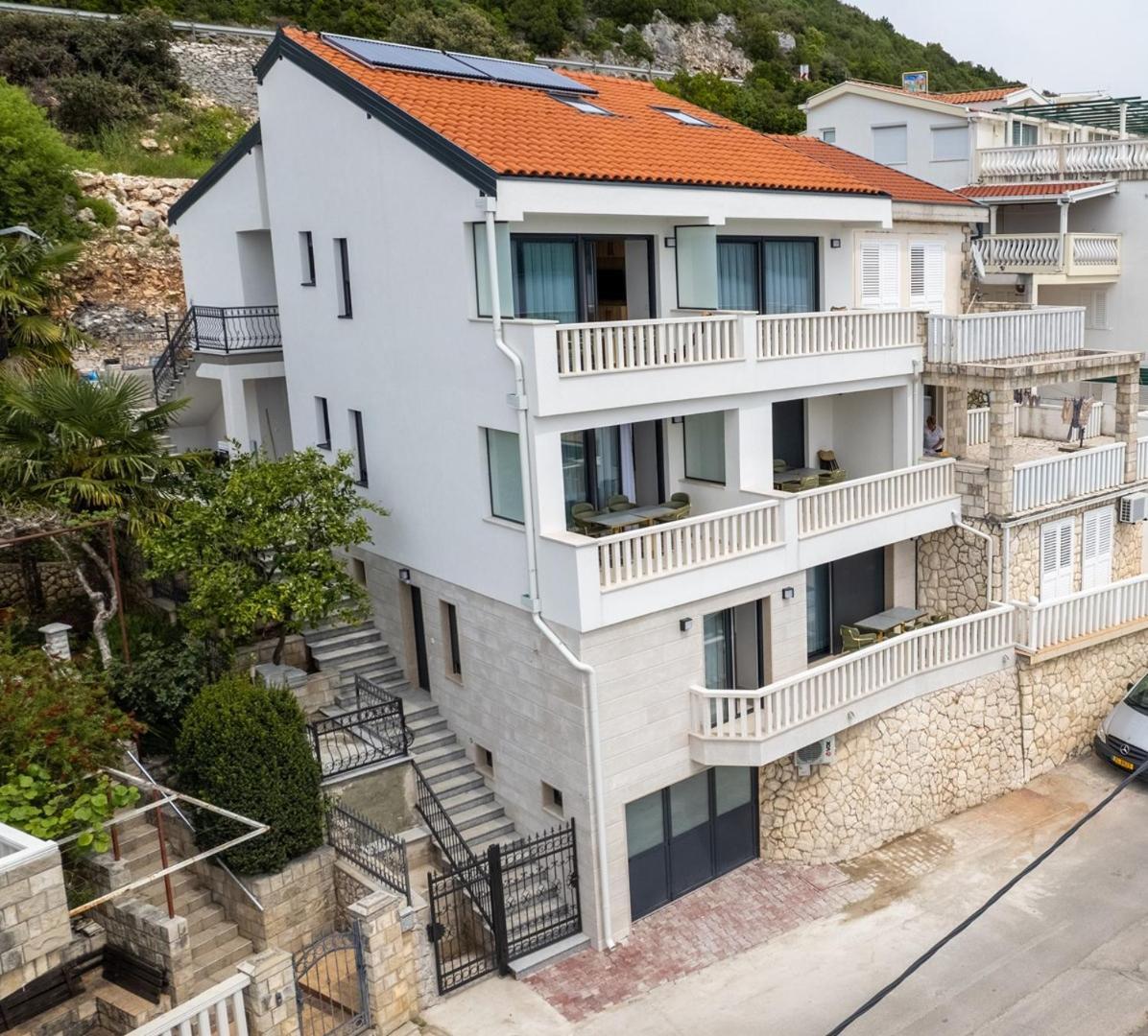 Villa Emina Sa Privatnom Plazom I Parkingom 内乌姆 外观 照片