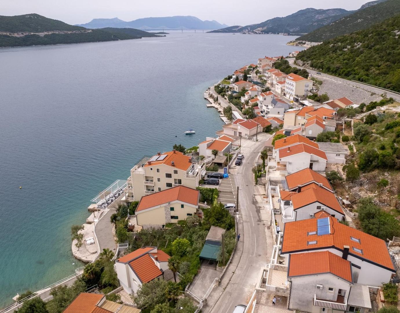 Villa Emina Sa Privatnom Plazom I Parkingom 内乌姆 外观 照片