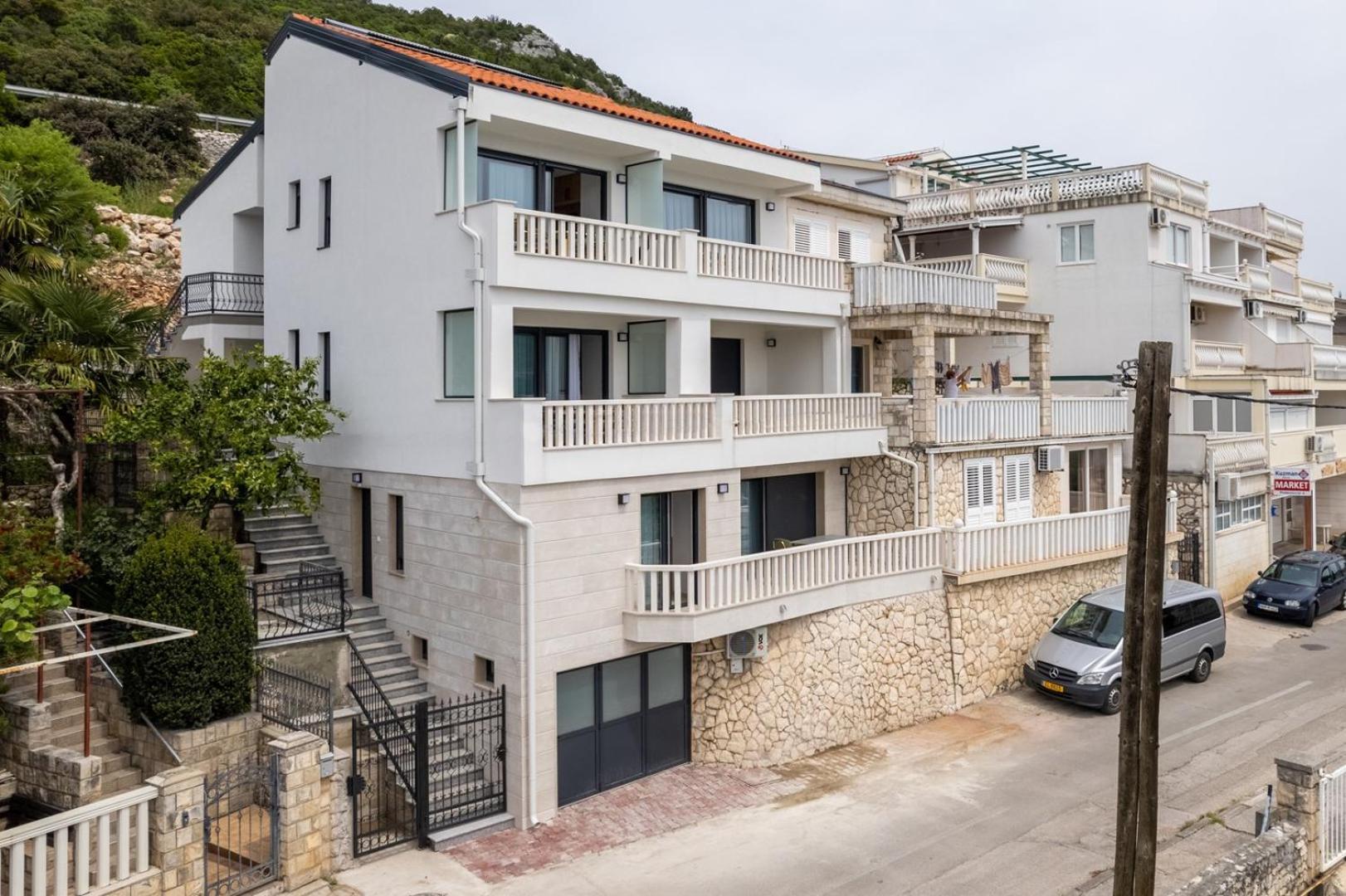 Villa Emina Sa Privatnom Plazom I Parkingom 内乌姆 外观 照片