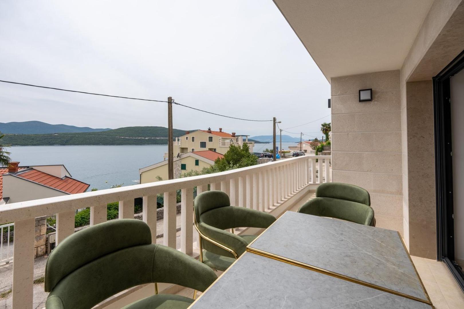 Villa Emina Sa Privatnom Plazom I Parkingom 内乌姆 外观 照片